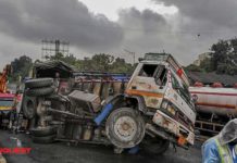 In Maharashtra, 16 labourers dead after truck overturns